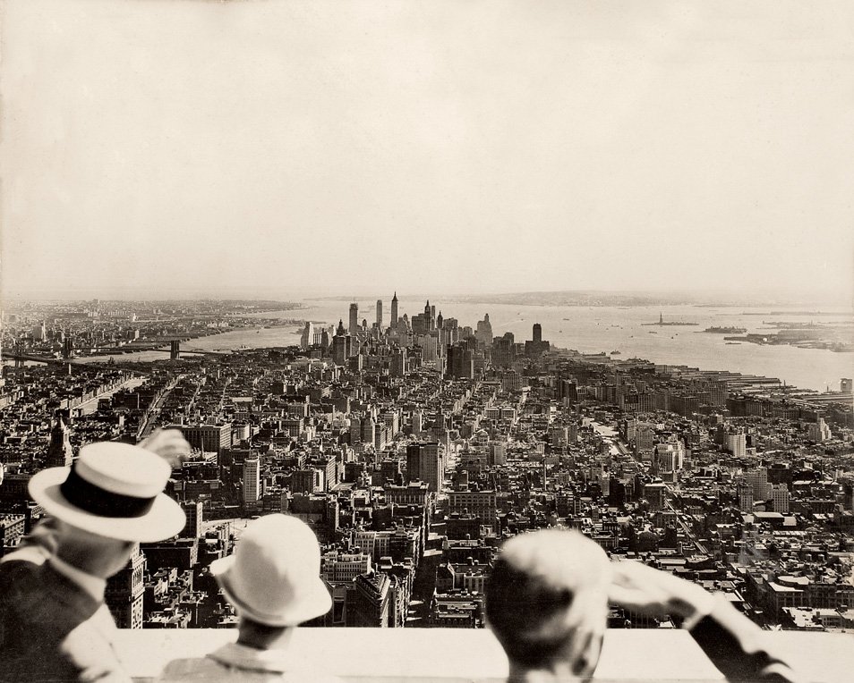 decoarchitecture: Opening Day, Empire State Building, NYC, New YorkPhoto by Samuel H. Gottscho Not a