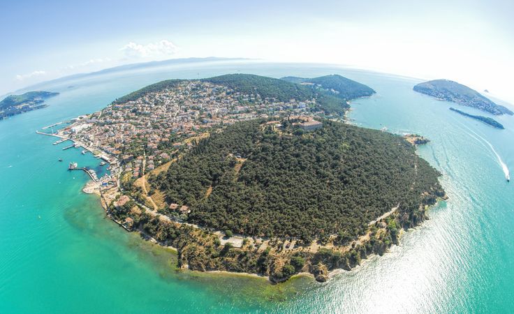 The real island of Heybeliada, in the Sea of Marmara, near Istanbul, is the location for the novel.